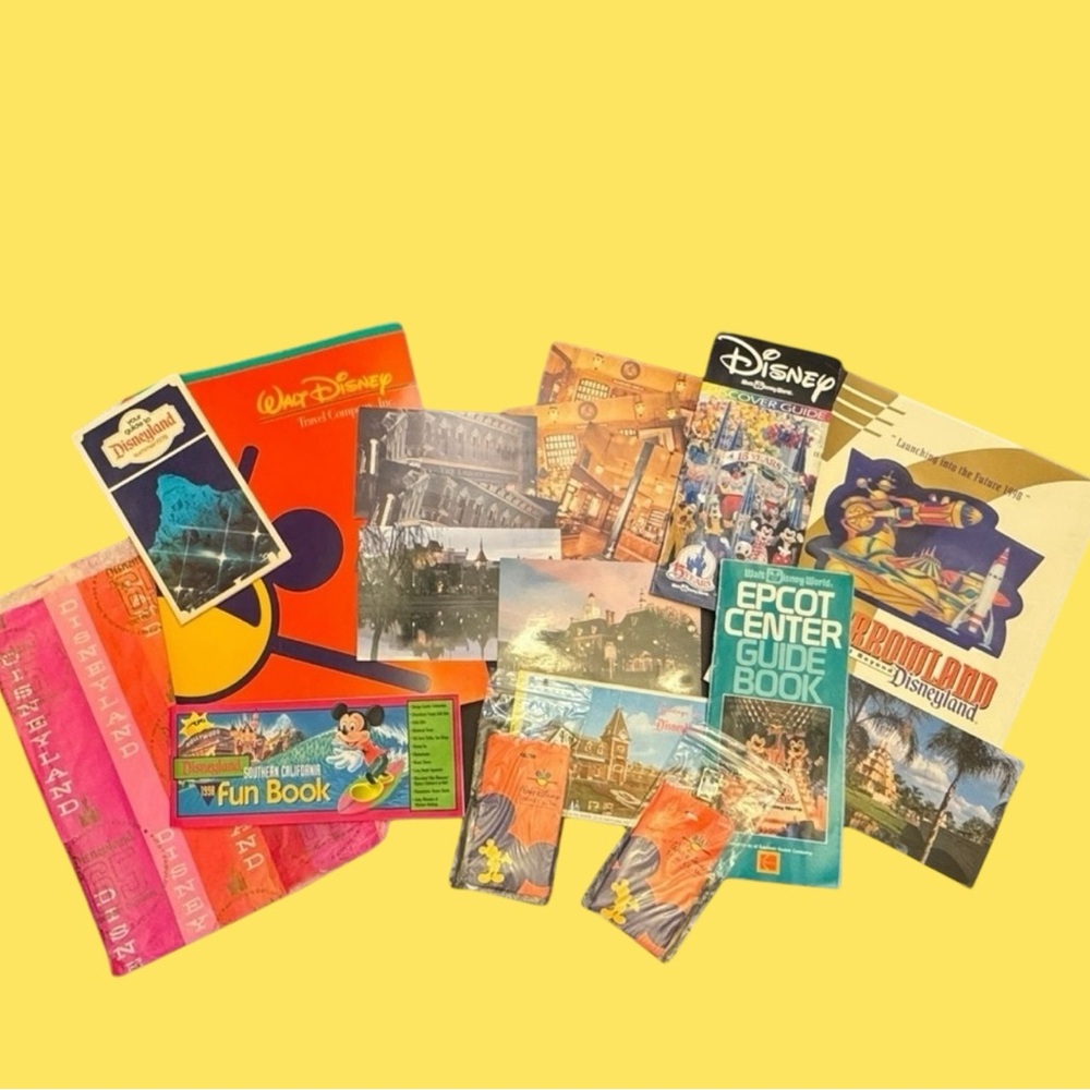 Disney Bundle - Picture 4 of 17